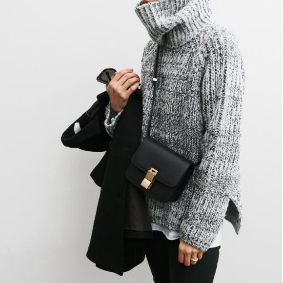 Tiffany & Fred Black and Gold Crossbody Mini Small Box Bag - Picture 2 of 4